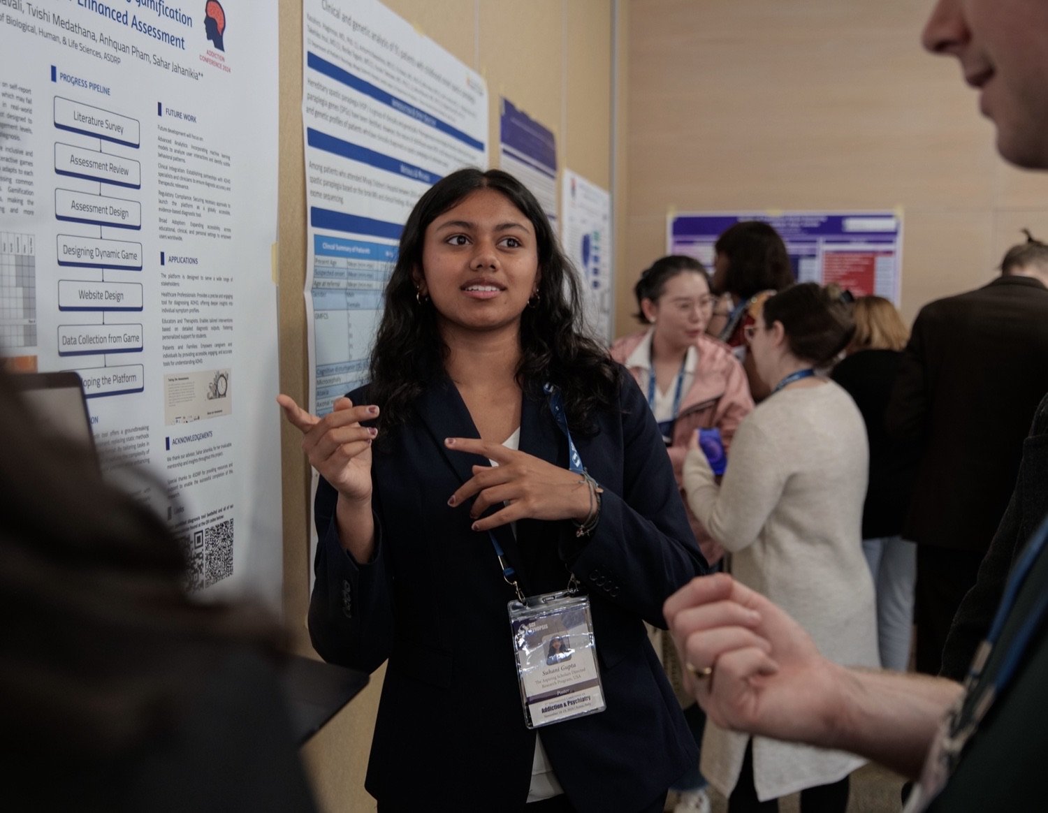 Suhani Gupta presenting the A(rDx)HD screening project at a research conference